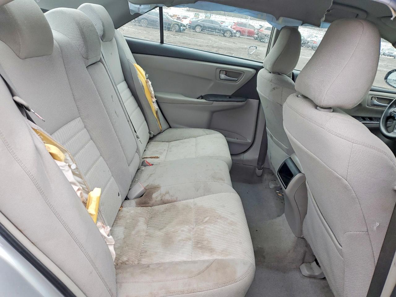 2016 TOYOTA CAMRY LE photo 10