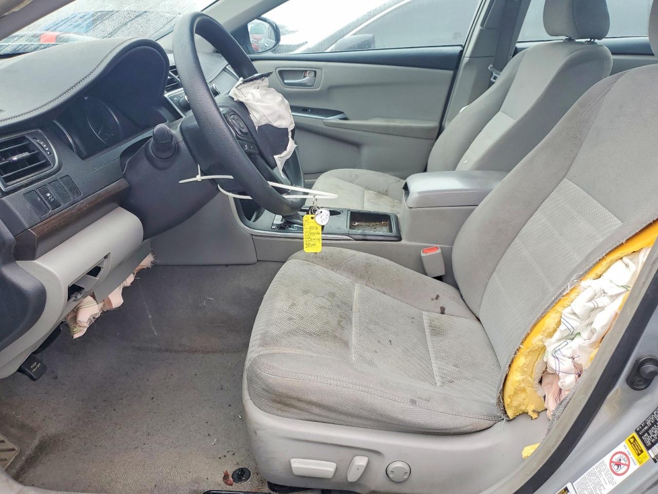 2016 TOYOTA CAMRY LE photo 7