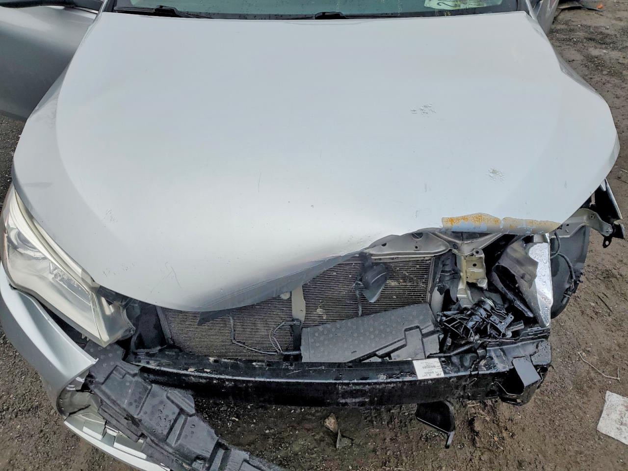 2016 TOYOTA CAMRY LE photo 11