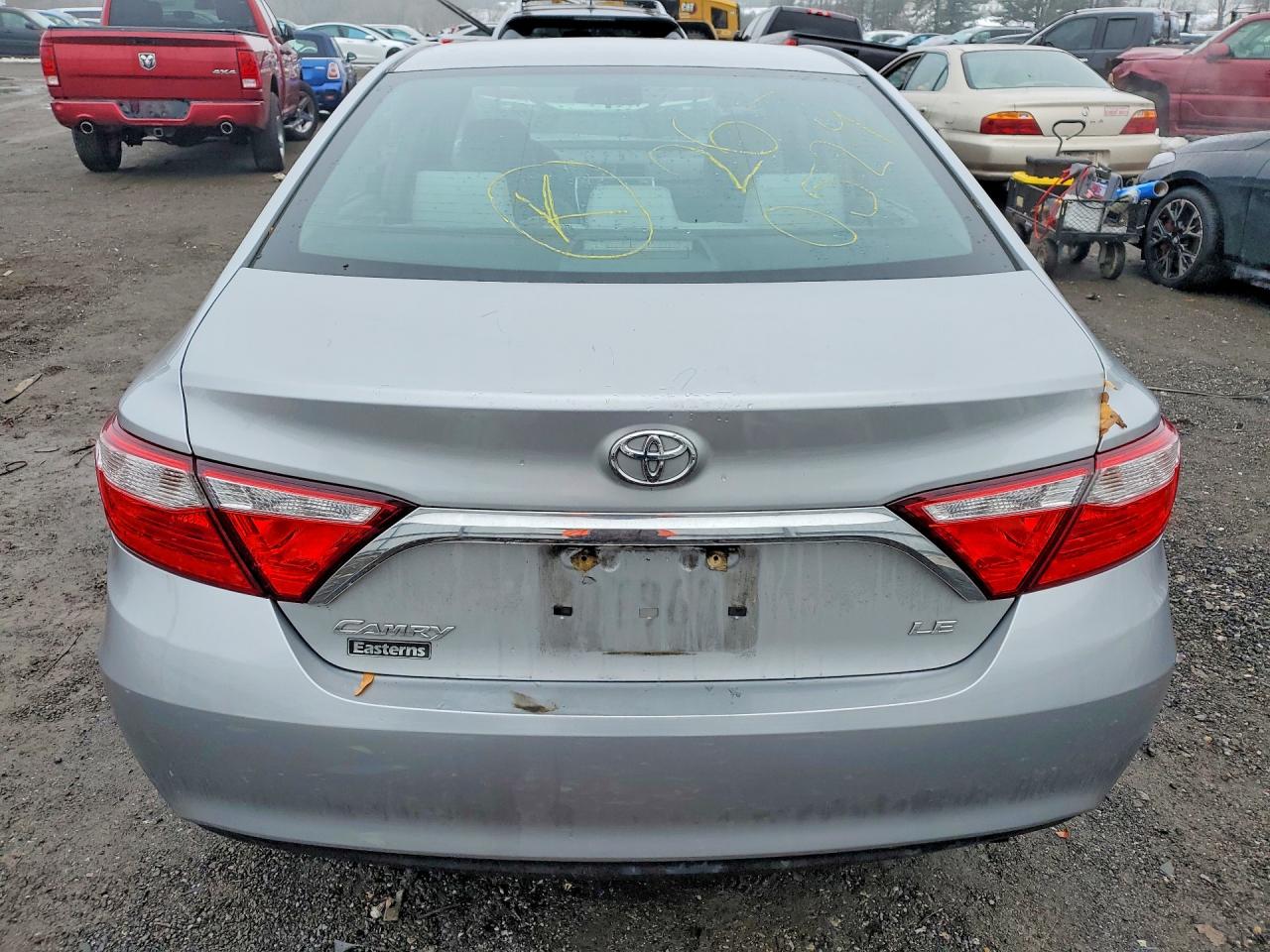 2016 TOYOTA CAMRY LE photo 6