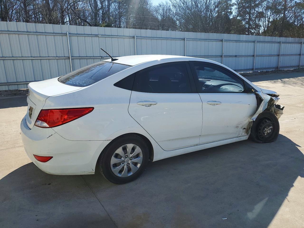 2016 HYUNDAI ACCENT SE photo 3