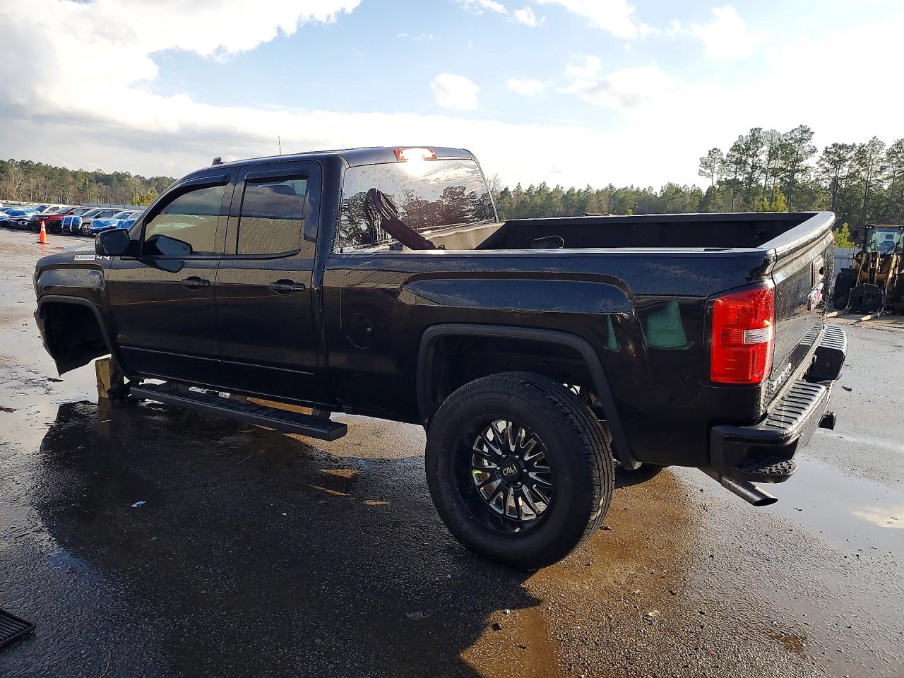 2017 GMC SIERRA K1500 photo 2