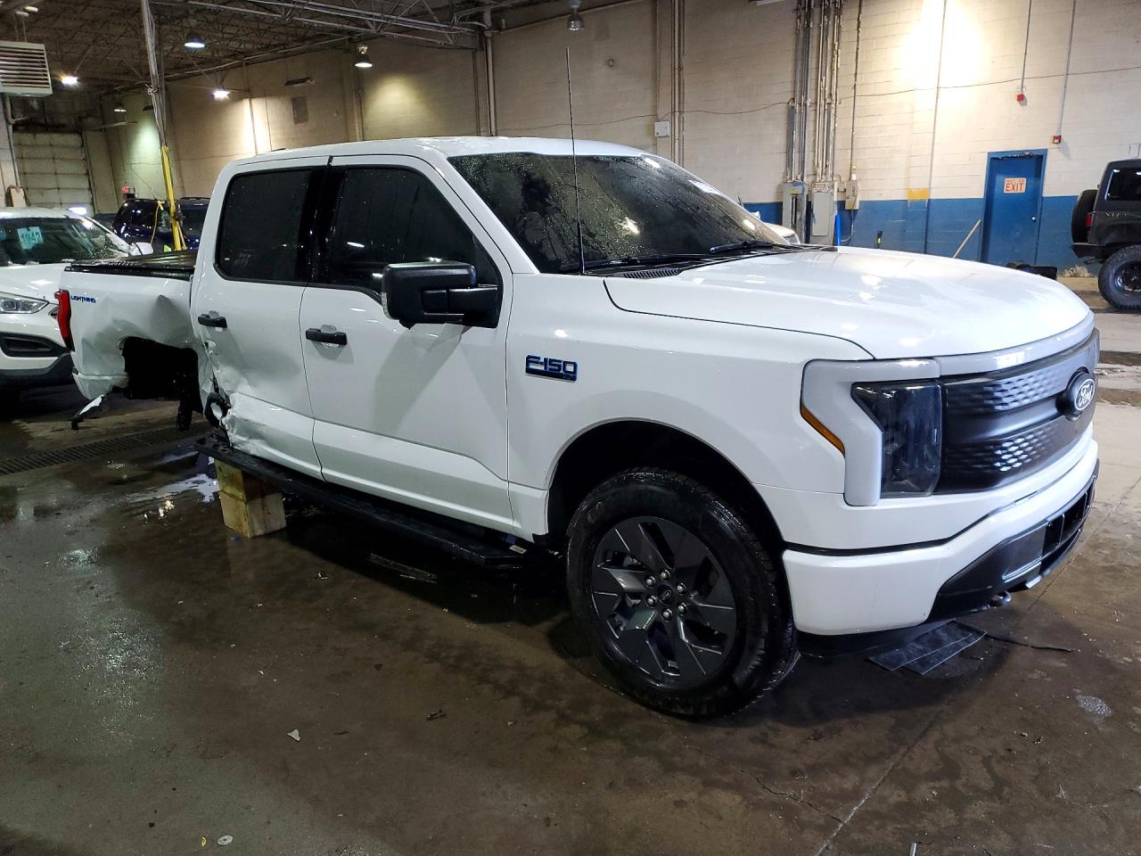 2024 FORD F150 LIGHTNING XLT photo 7