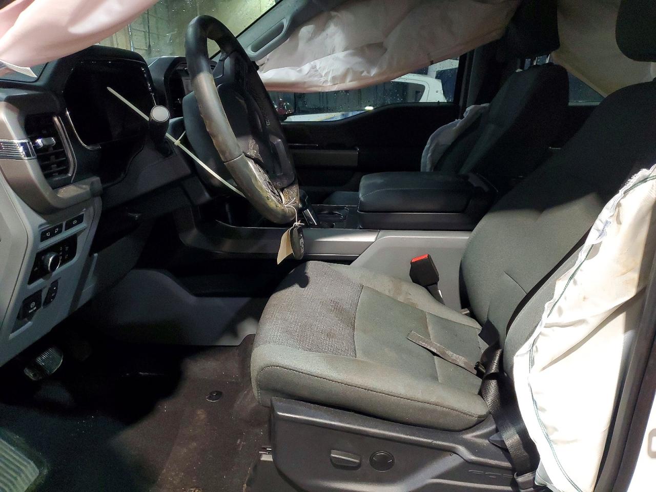 2024 FORD F150 LIGHTNING XLT photo 13