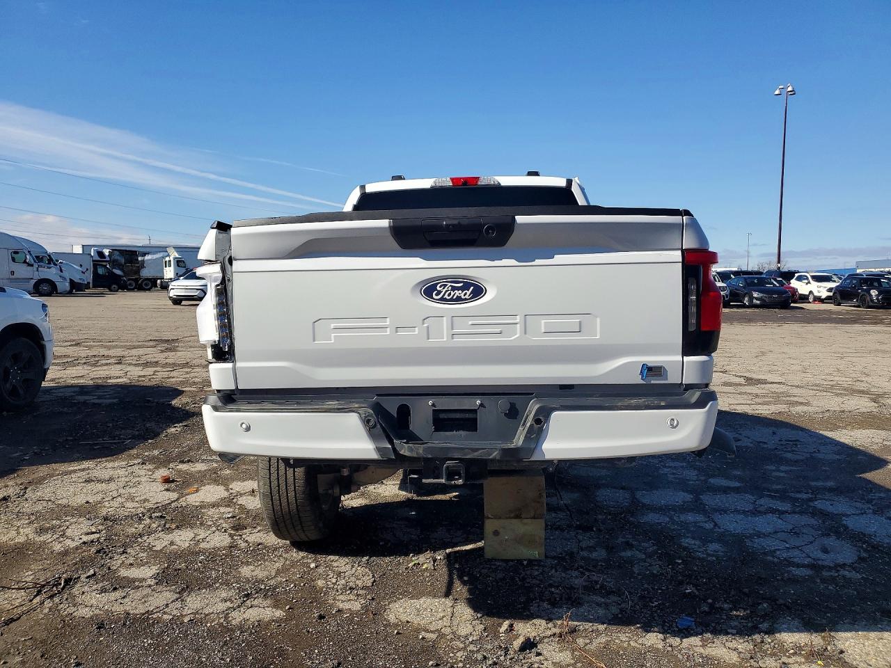 2024 FORD F150 LIGHTNING XLT photo 11