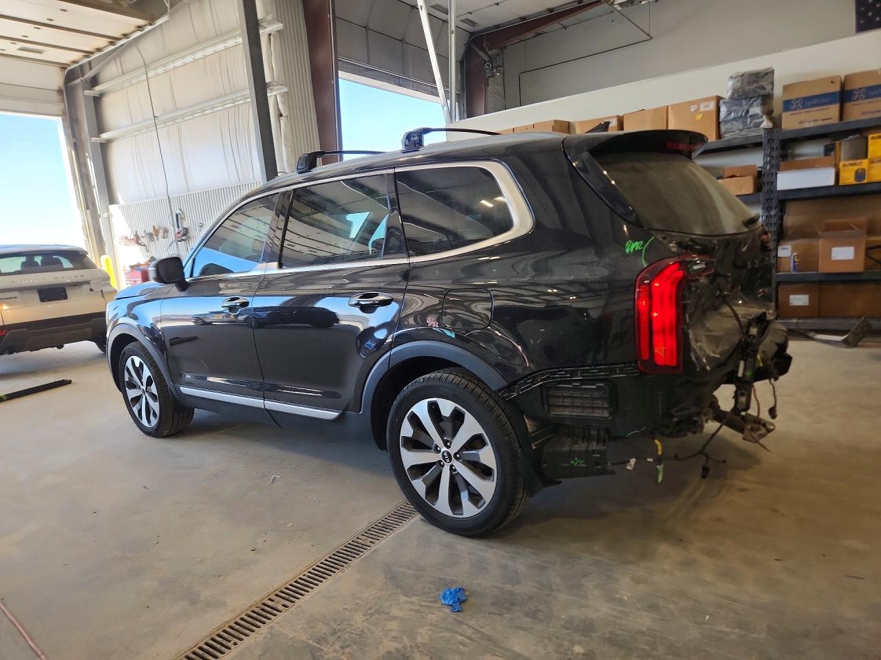 2021 KIA TELLURIDE S photo 2