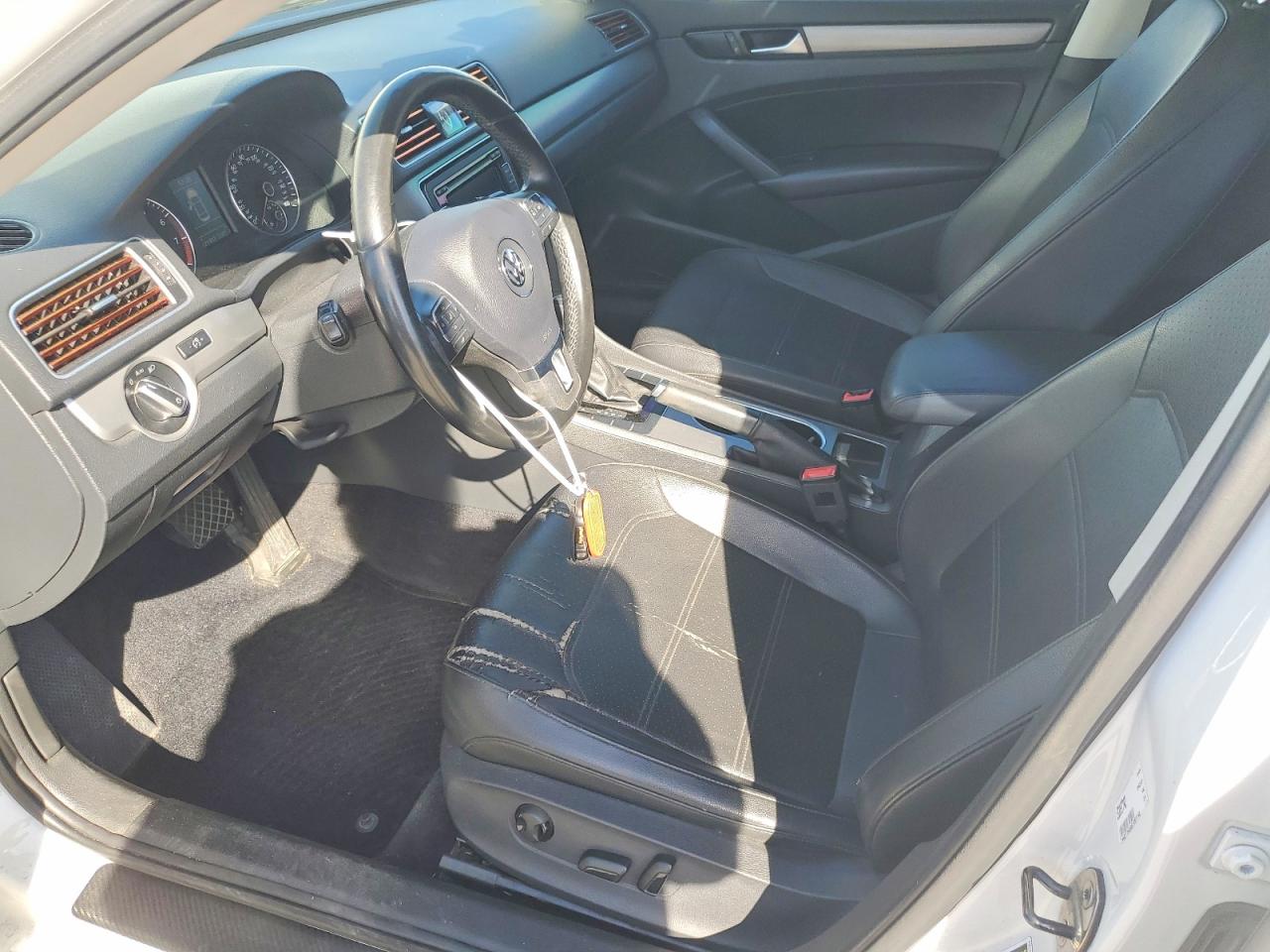 2014 VOLKSWAGEN PASSAT SE photo 13