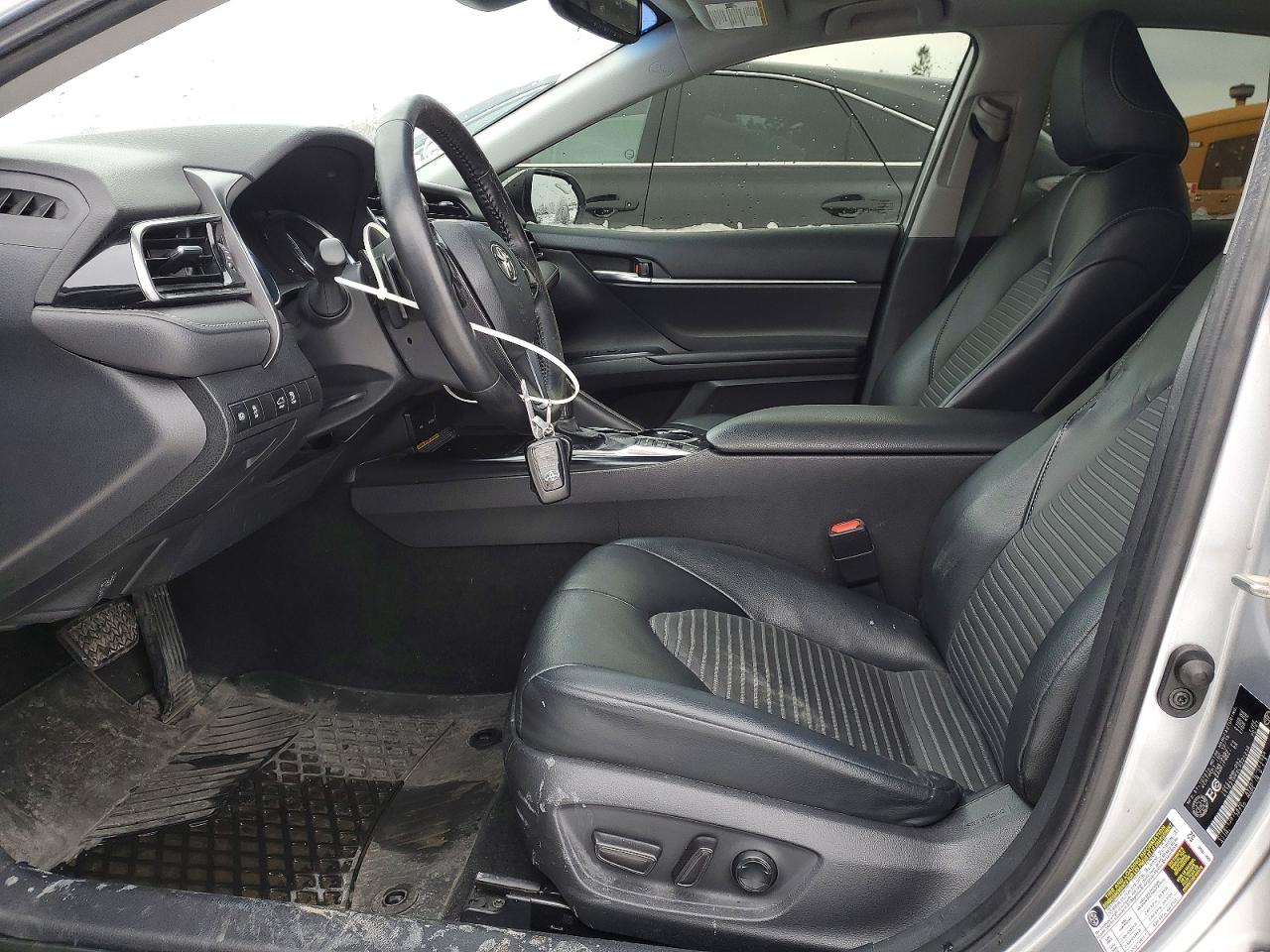 2020 TOYOTA CAMRY SE photo 19