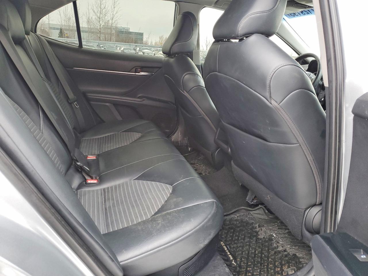 2020 TOYOTA CAMRY SE photo 28