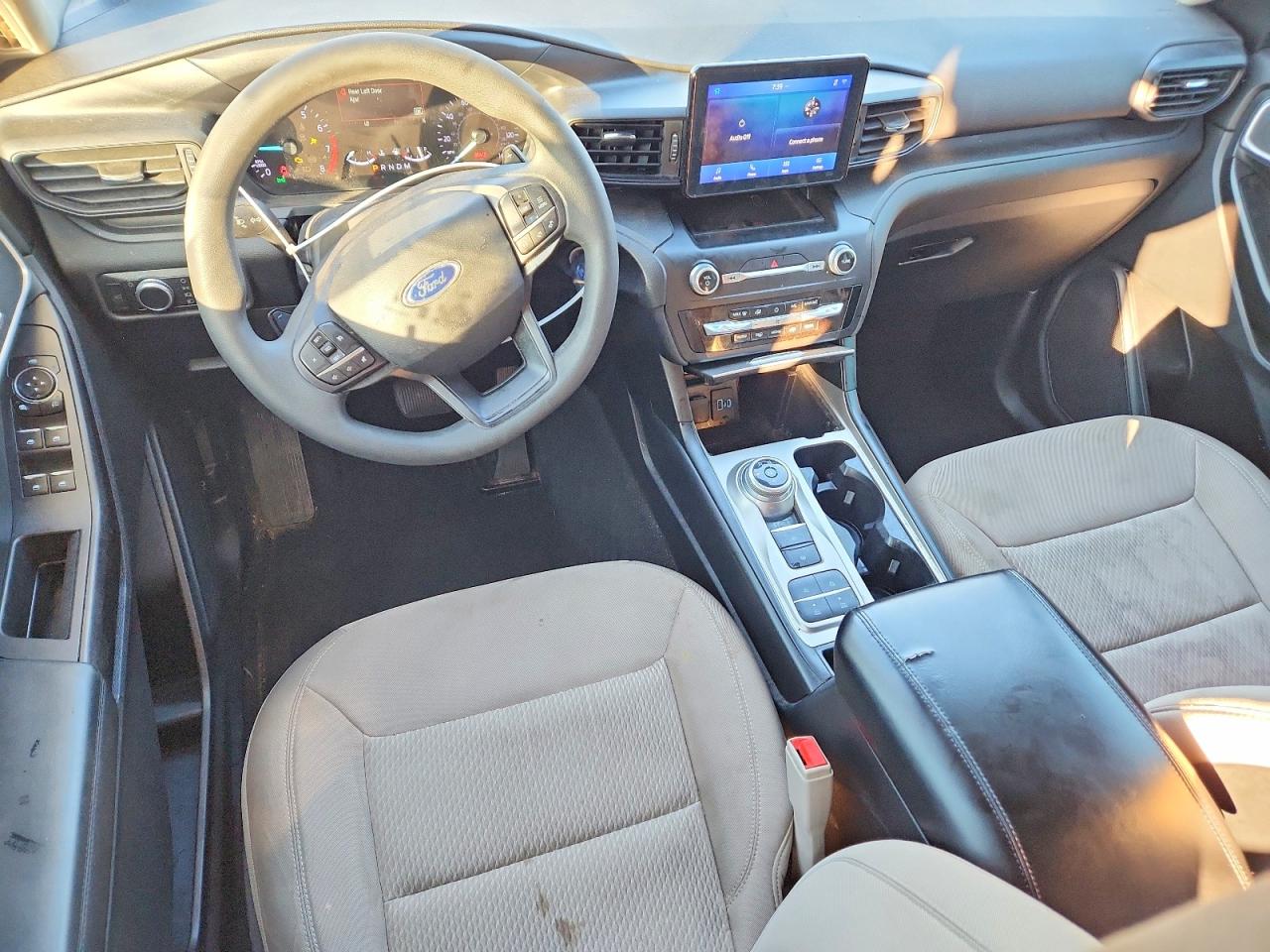 2020 FORD EXPLORER photo 8