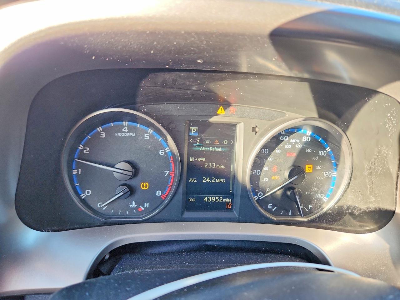 2018 TOYOTA RAV4 LE photo 9