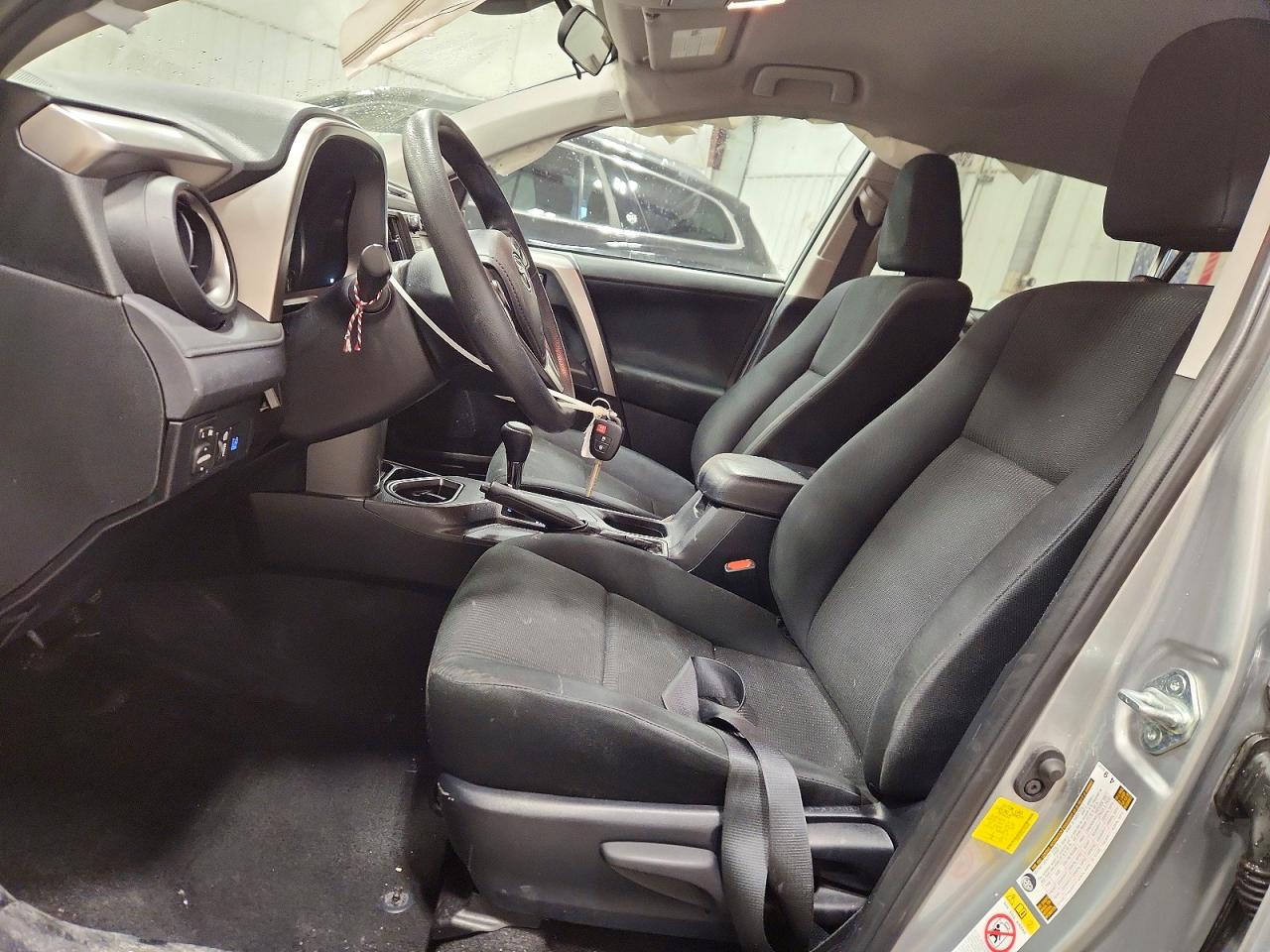 2018 TOYOTA RAV4 LE photo 7