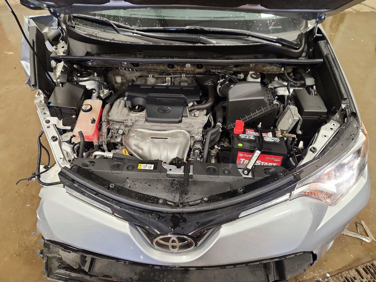 2018 TOYOTA RAV4 LE photo 12