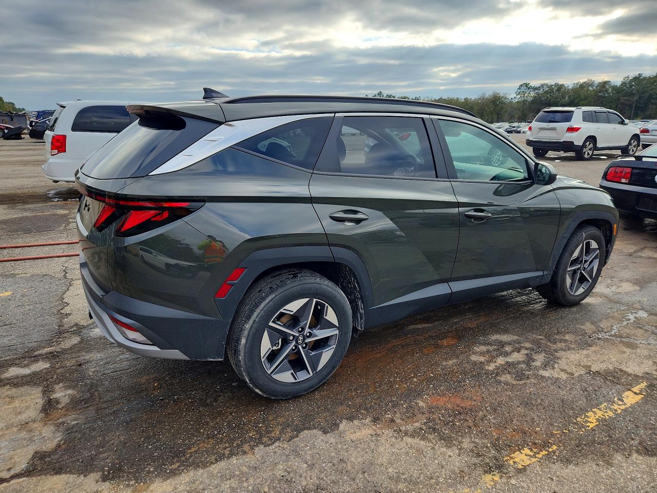 2025 HYUNDAI TUCSON SEL photo 3