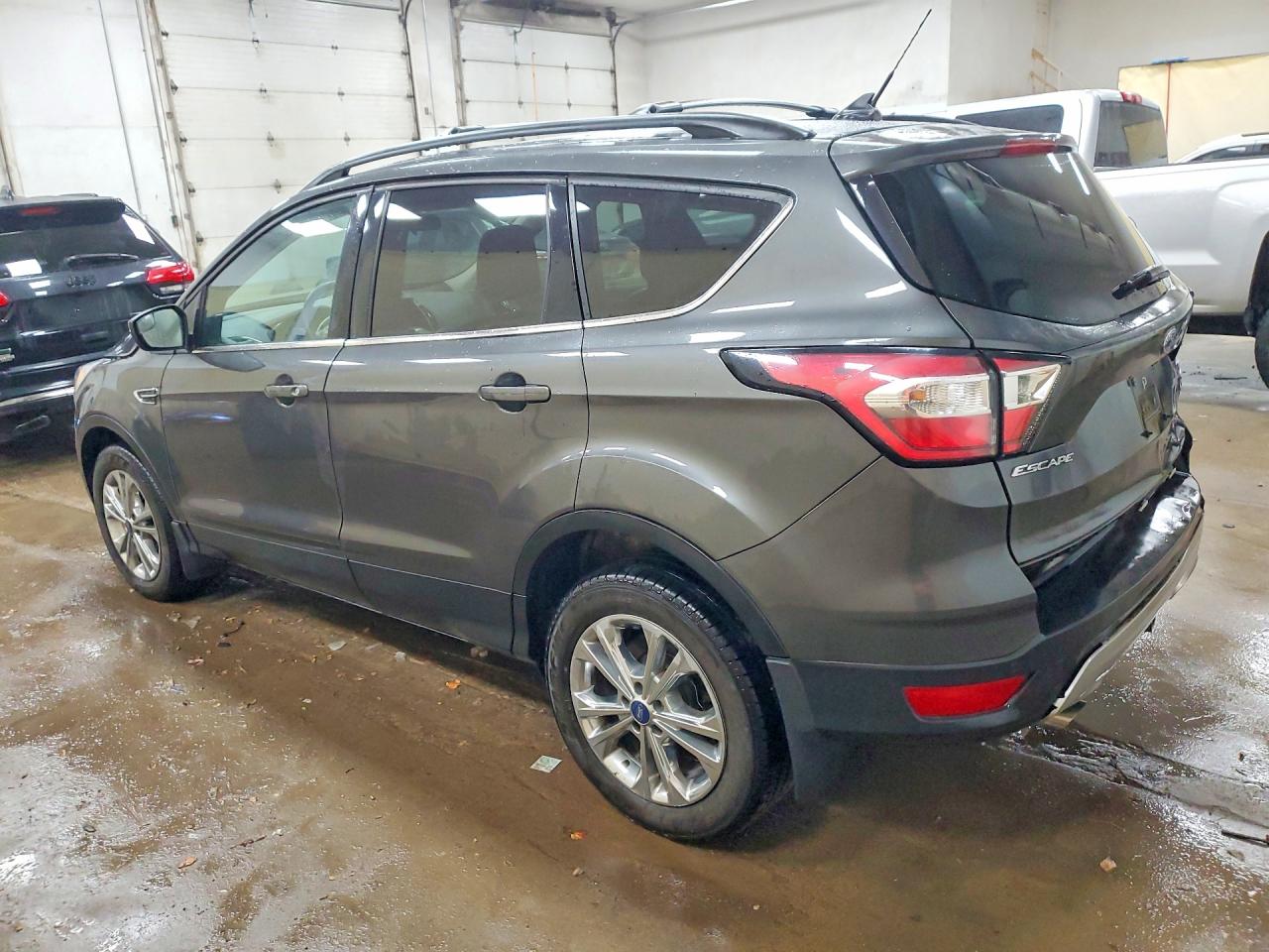 2018 FORD ESCAPE SEL photo 4