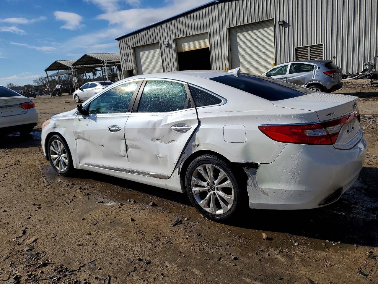 2014 HYUNDAI AZERA photo 2