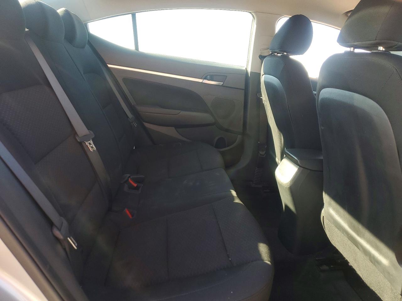 2020 HYUNDAI ELANTRA SEL photo 28