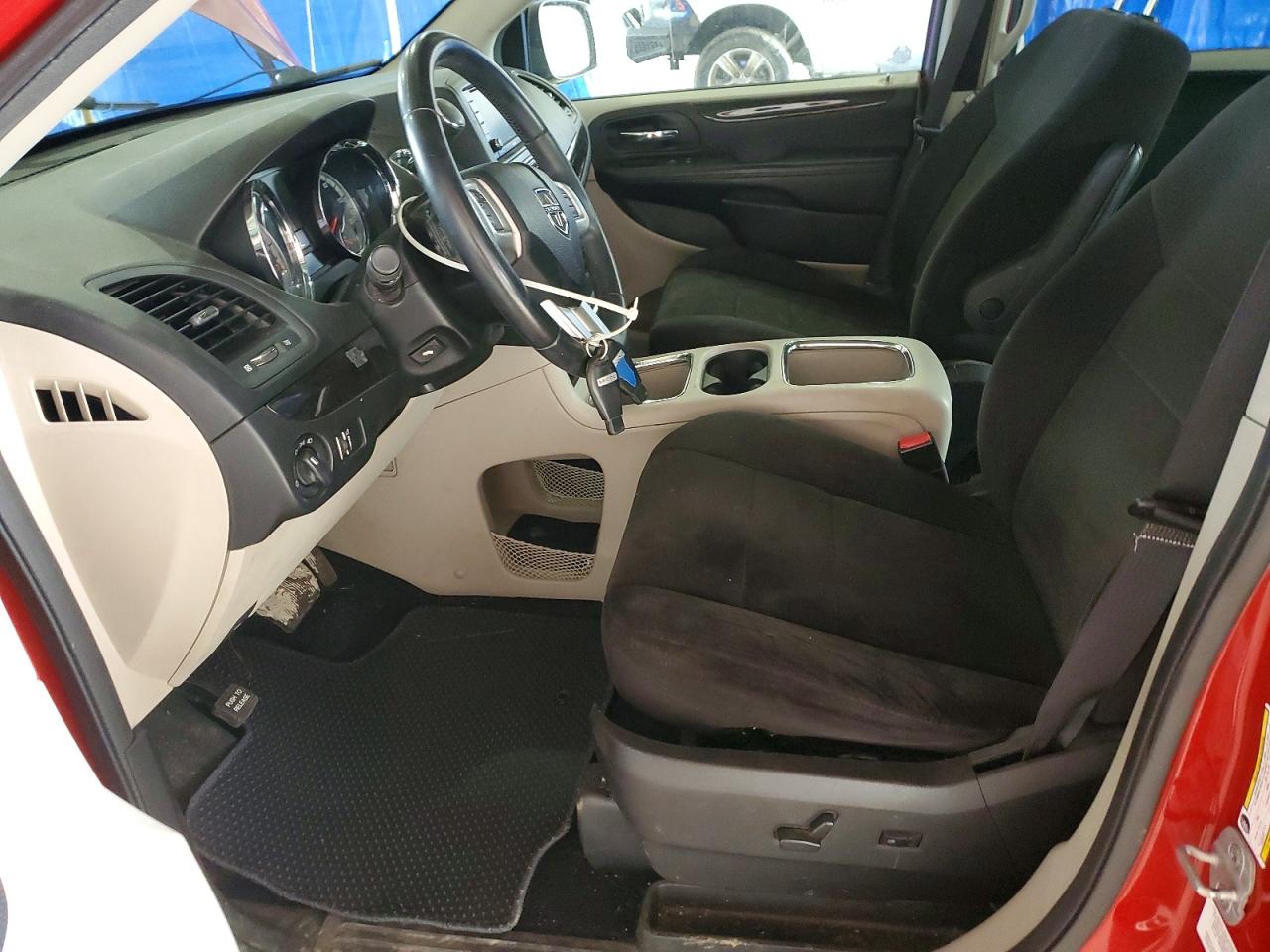2012 DODGE GRAND CARAVAN SXT photo 7