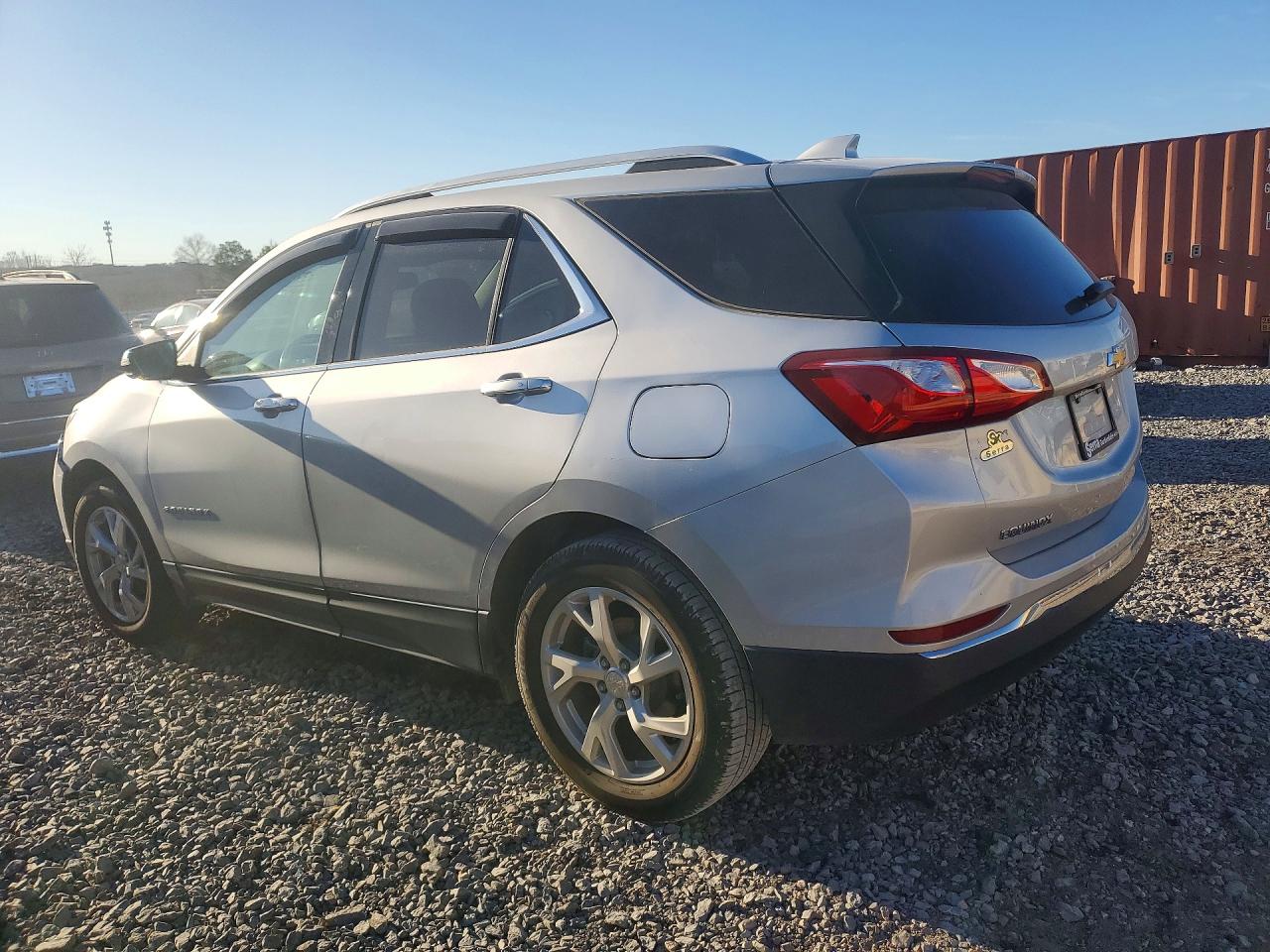 2019 CHEVROLET EQUINOX PREMIER photo 2