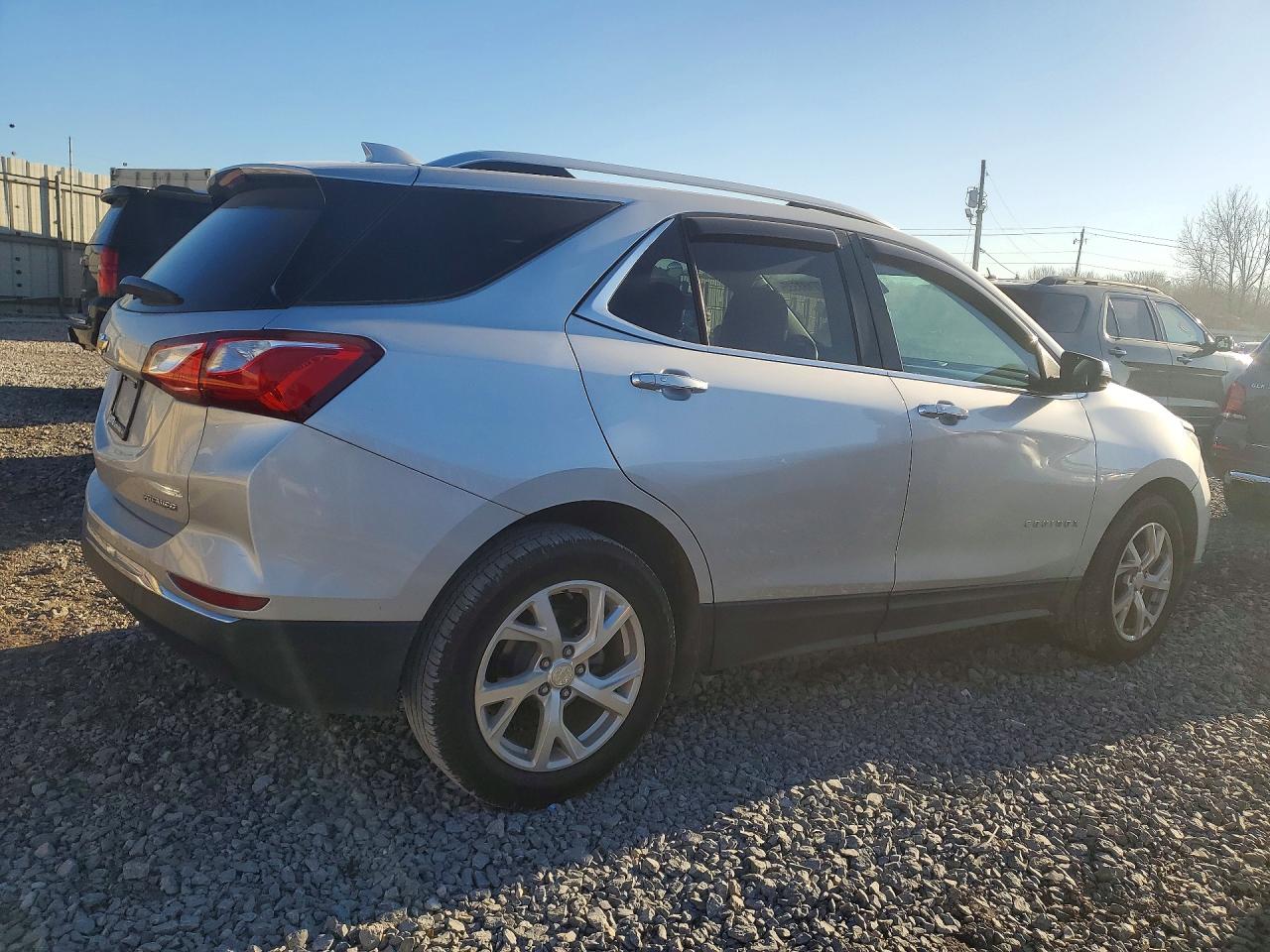 2019 CHEVROLET EQUINOX PREMIER photo 3
