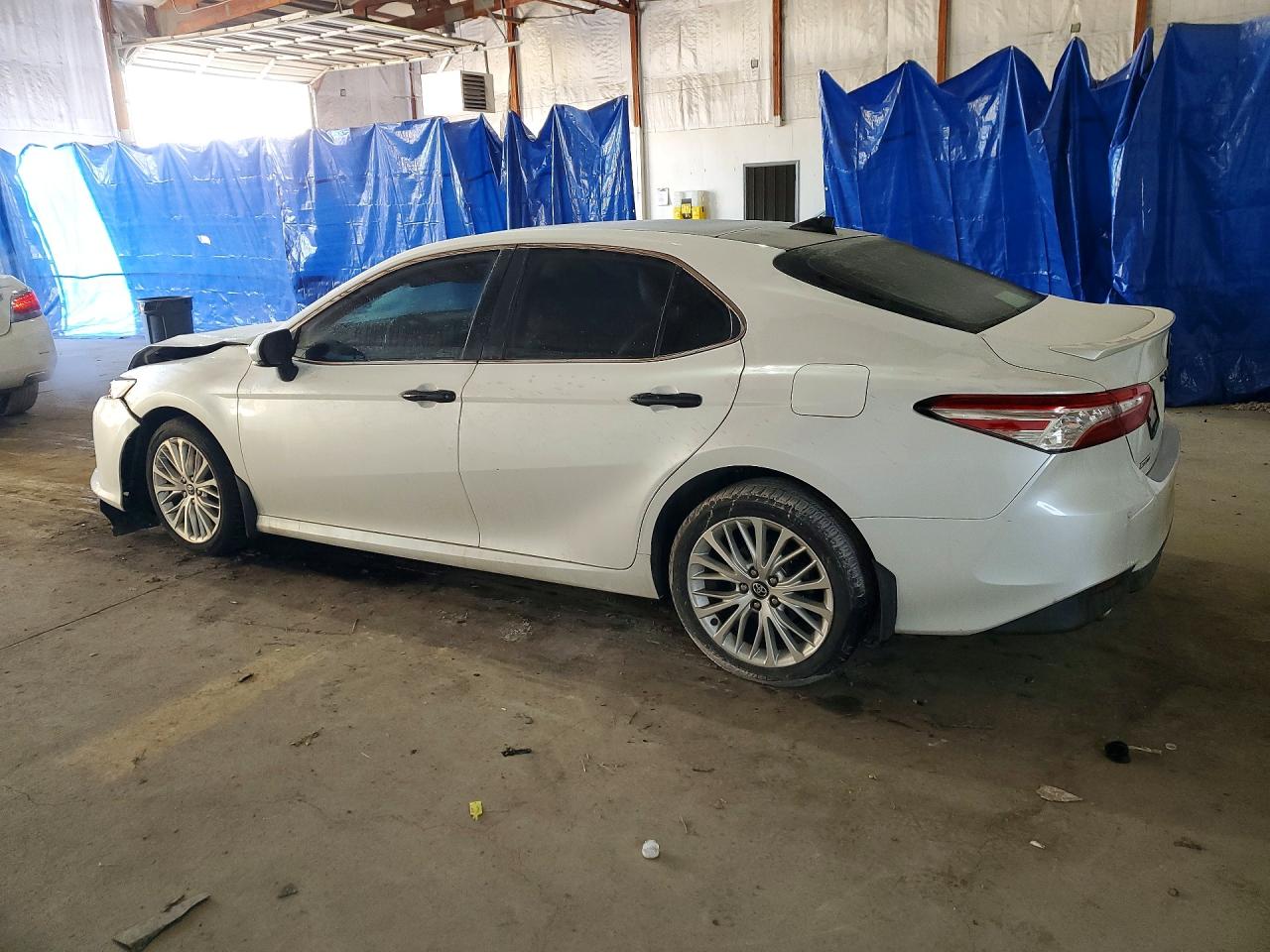 2019 TOYOTA CAMRY XSE photo 4