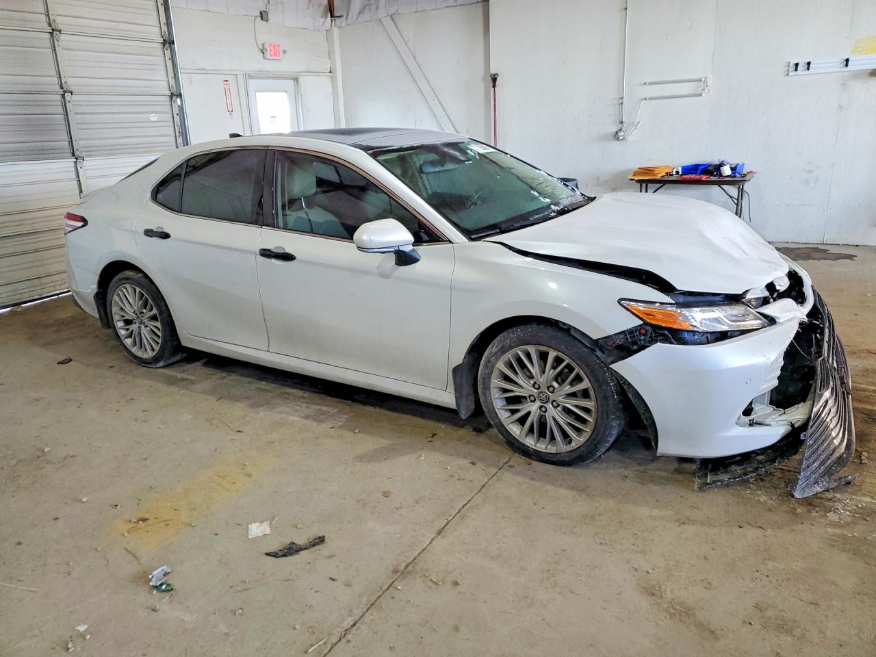 2019 TOYOTA CAMRY XSE photo 10