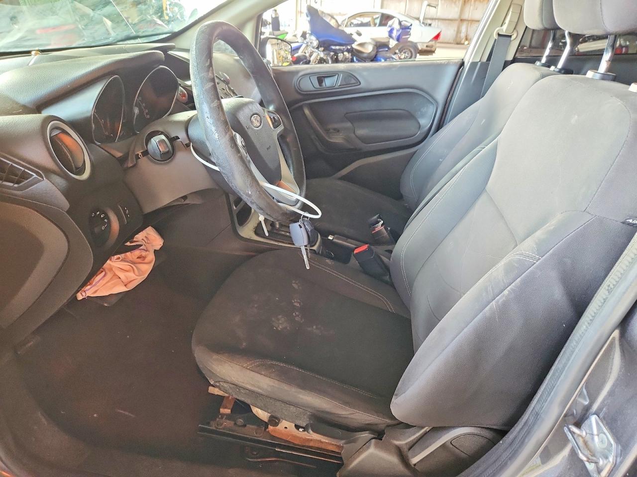 2019 FORD FIESTA SE photo 13