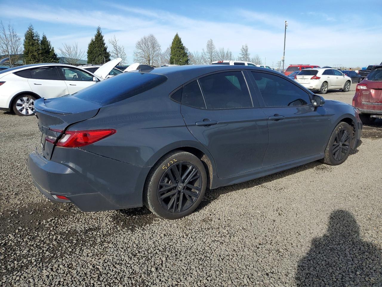 2025 TOYOTA CAMRY SE photo 3