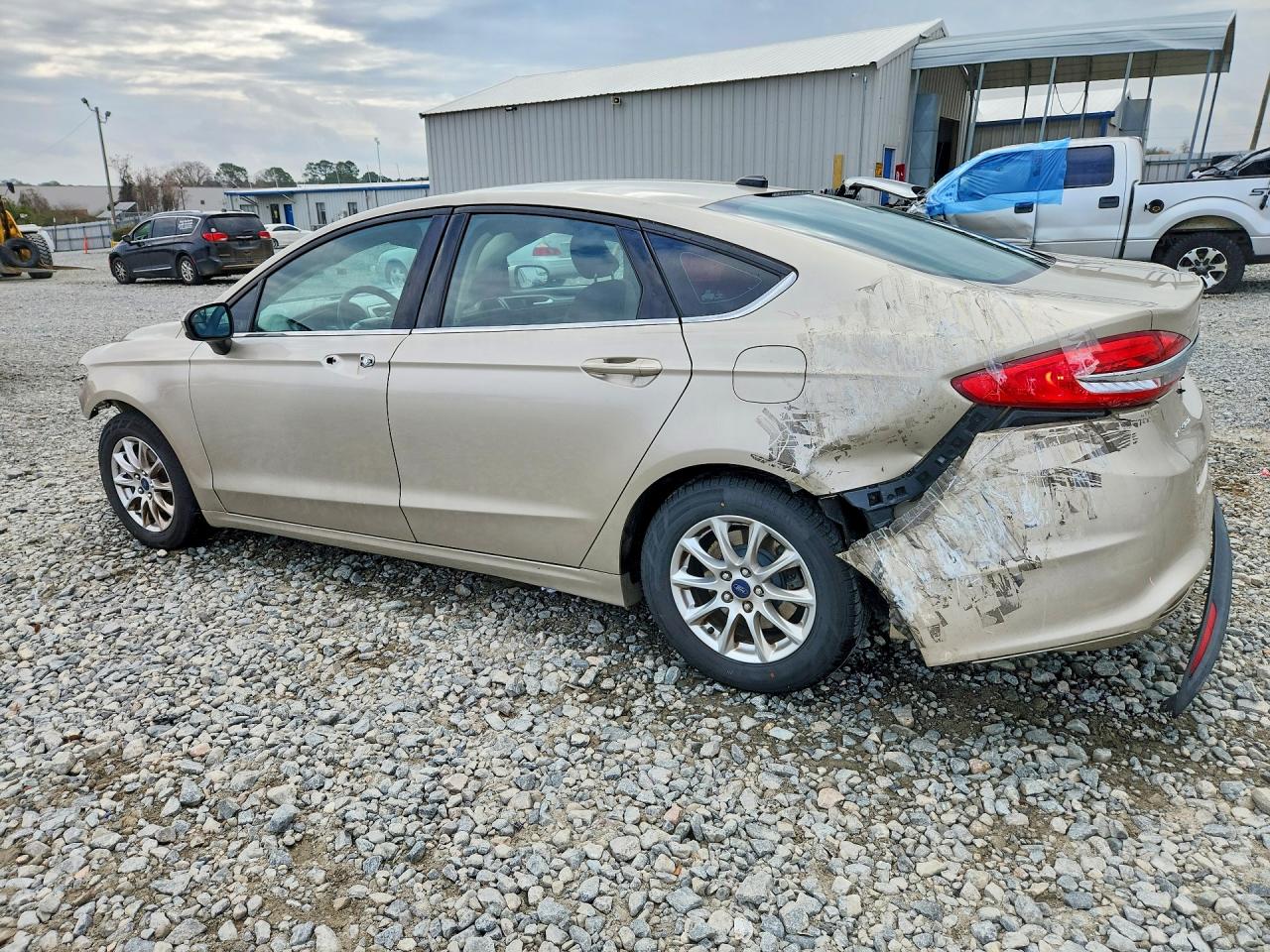 2017 FORD FUSION S photo 2