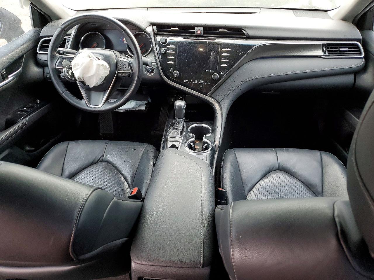 2019 TOYOTA CAMRY XSE photo 15