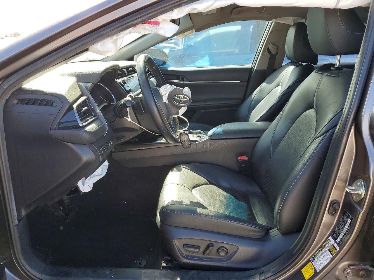 2019 TOYOTA CAMRY XSE photo 13