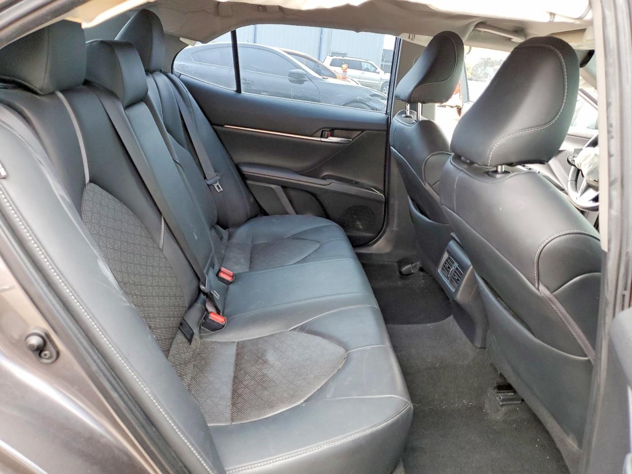 2019 TOYOTA CAMRY XSE photo 19