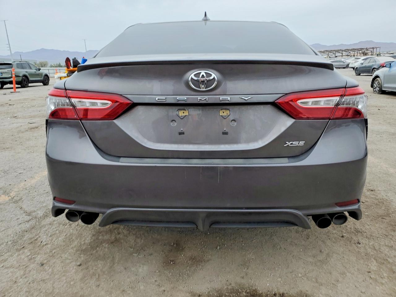 2019 TOYOTA CAMRY XSE photo 11