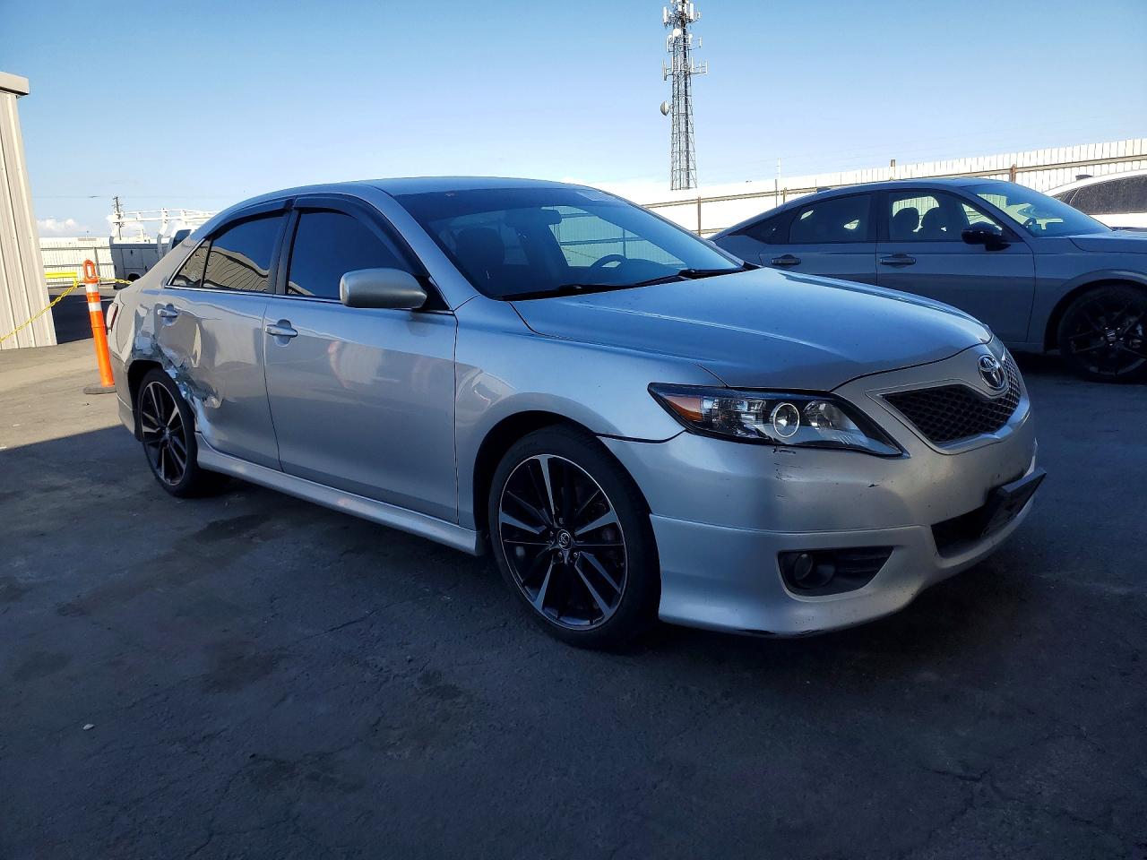 2010 TOYOTA CAMRY photo 10