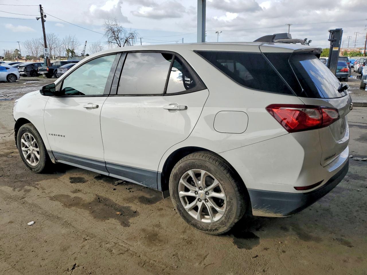 2019 CHEVROLET EQUINOX LS photo 2