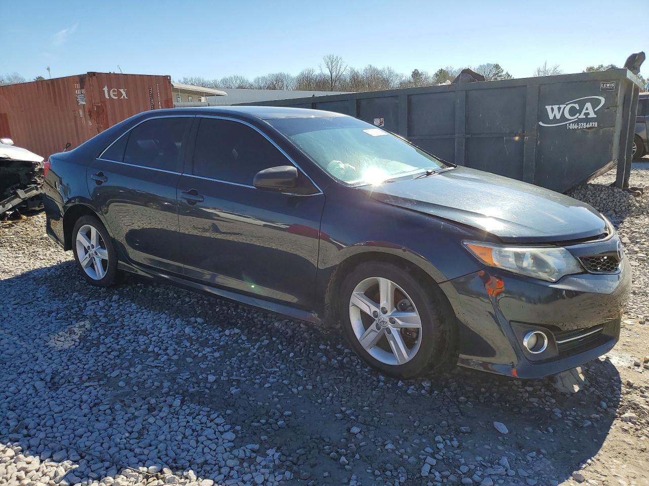 2014 TOYOTA CAMRY SE photo 4