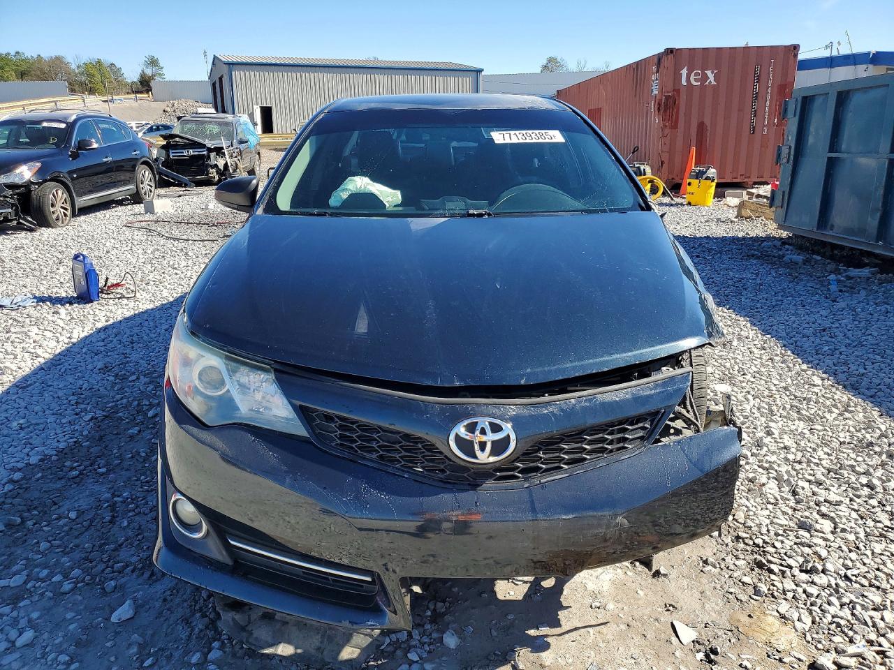 2014 TOYOTA CAMRY SE photo 5
