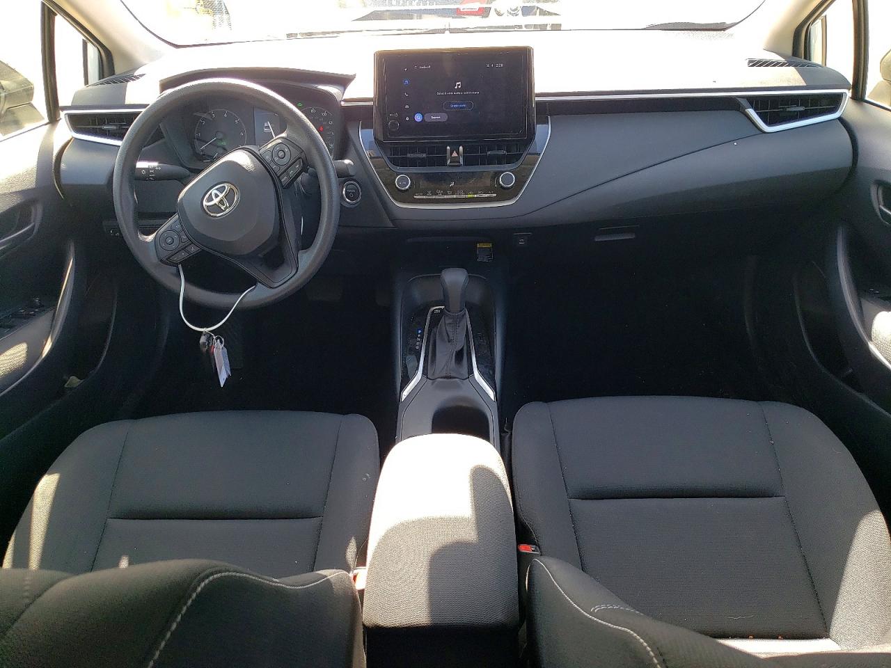 2025 TOYOTA COROLLA LE photo 15