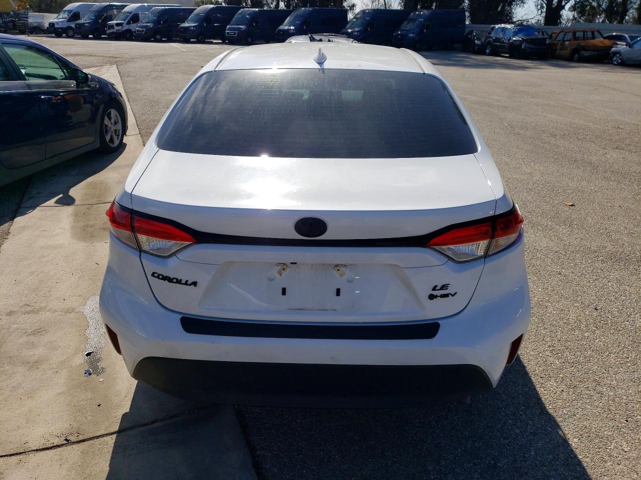 2025 TOYOTA COROLLA LE photo 11