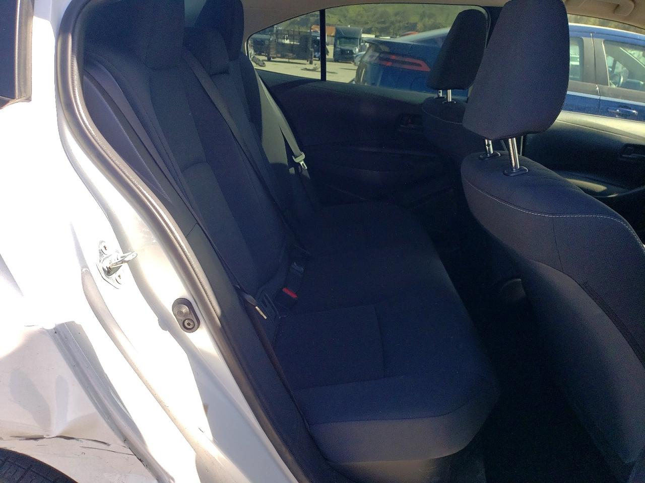 2025 TOYOTA COROLLA LE photo 19