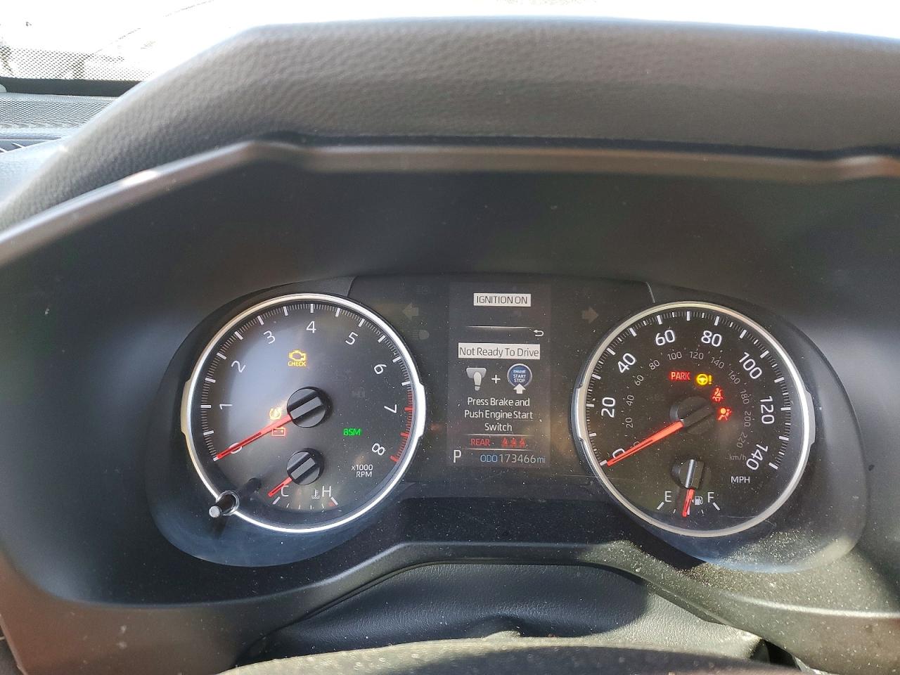 2019 TOYOTA RAV4 XLE photo 9