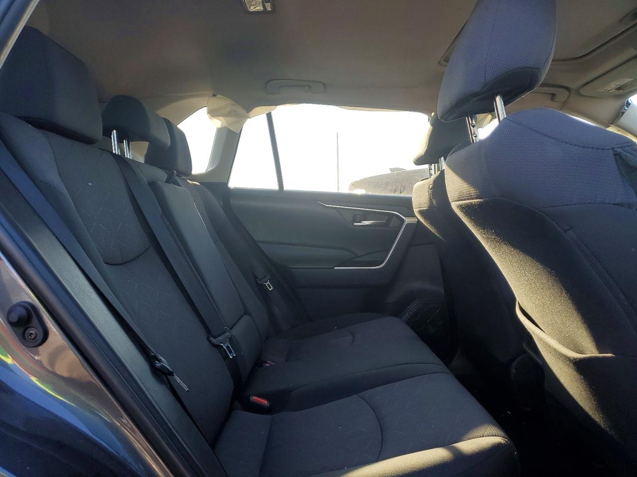 2019 TOYOTA RAV4 XLE photo 11