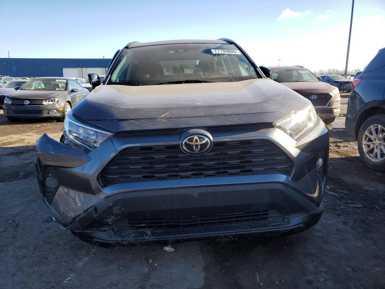 2019 TOYOTA RAV4 XLE photo 5