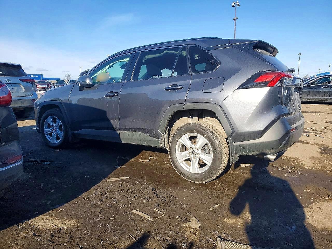 2019 TOYOTA RAV4 XLE photo 2