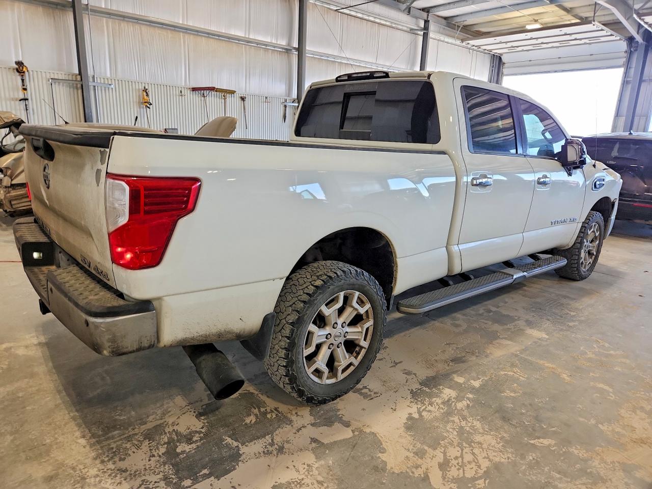 2017 NISSAN TITAN XD SV photo 3