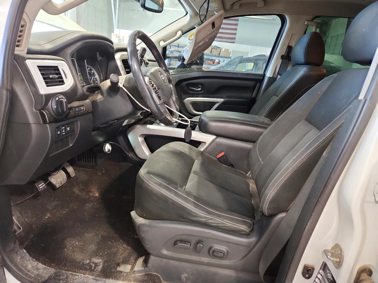 2017 NISSAN TITAN XD SV photo 7