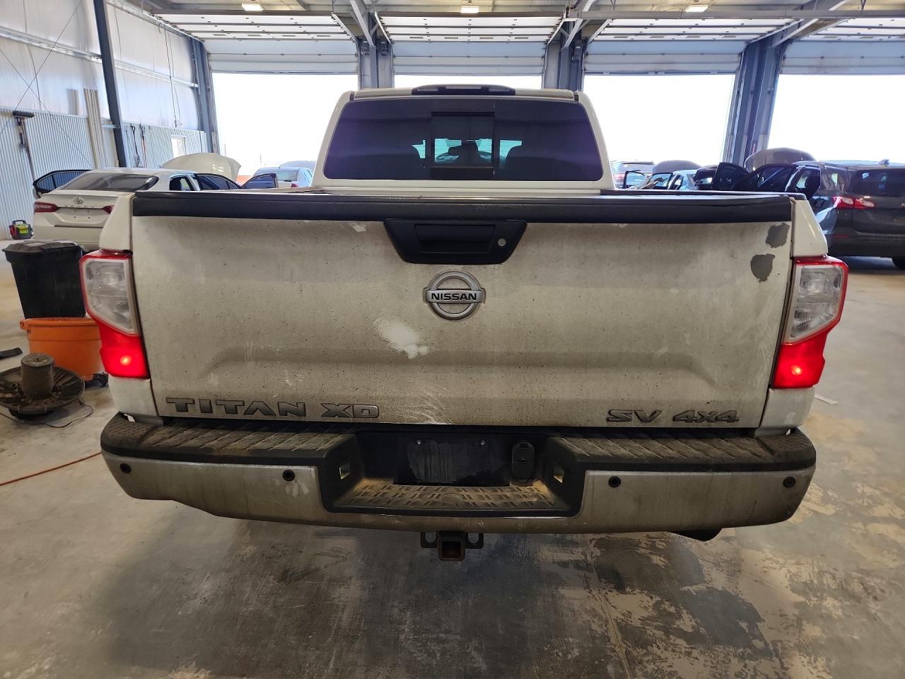 2017 NISSAN TITAN XD SV photo 6