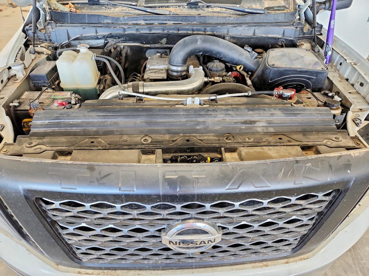 2017 NISSAN TITAN XD SV photo 11
