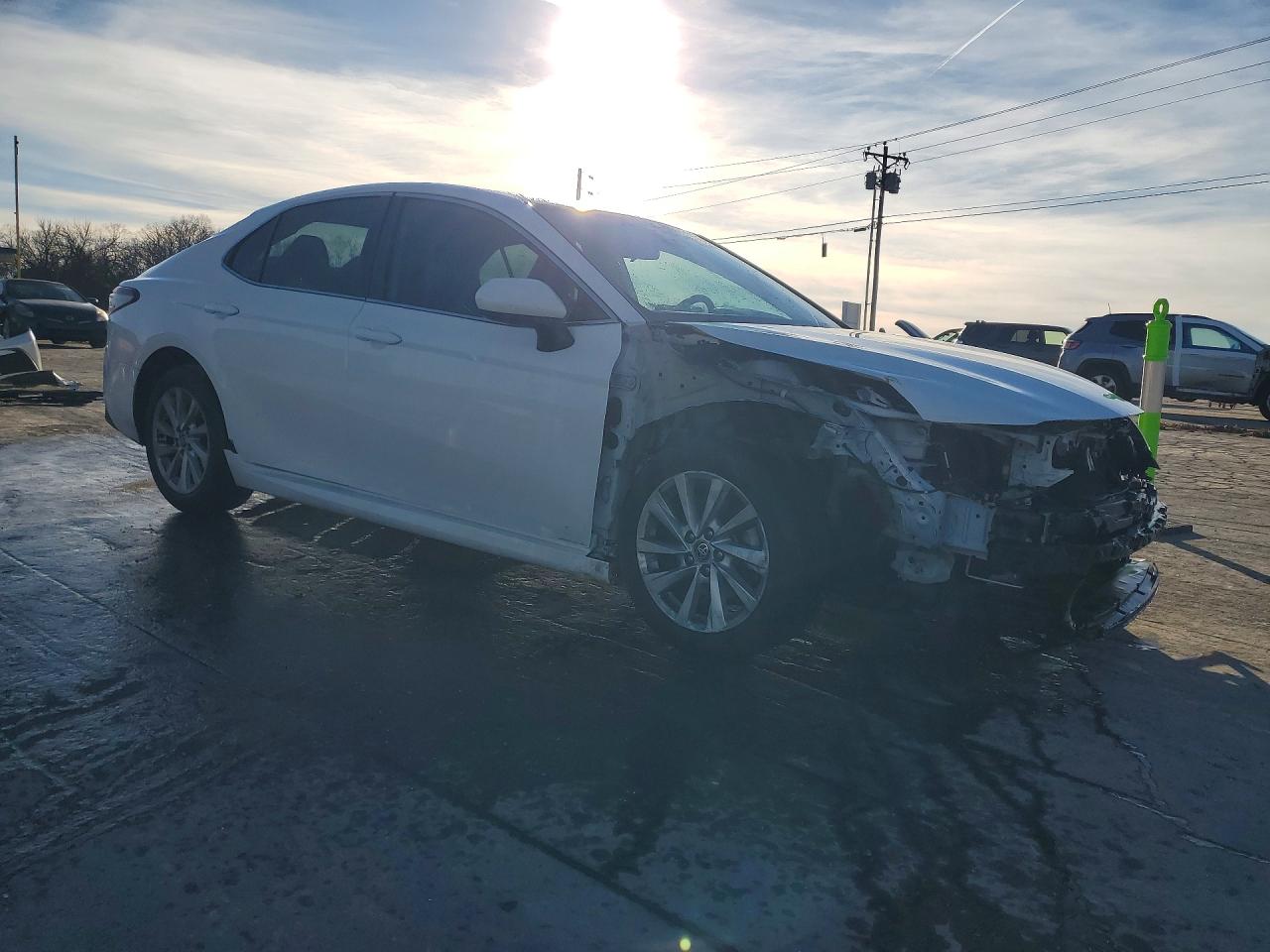 2021 TOYOTA CAMRY LE photo 4