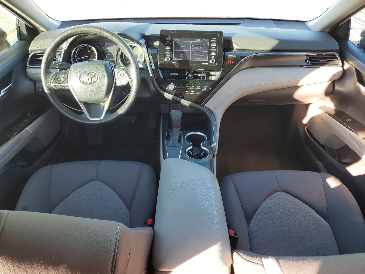 2021 TOYOTA CAMRY LE photo 8